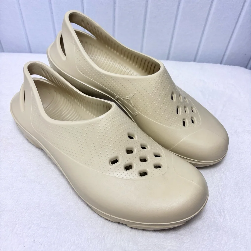 Jordan System.23 Team‎ Gold Men’s Slip On Shoes  Sandals  size 10